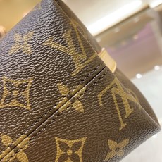 【顶级原单】款号:M27825G全钢五金 带163芯片 Multipass 手袋正如其名,是一款适合多种场合的现代 【顶级原单】款号:M27825G全钢五金 带163芯片 Multipass 手袋正如其名,是一款适合多种场合的现代