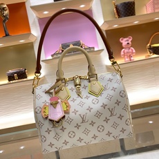【顶级原单】款号:M2A038 带163芯片 LV Crafty 系列呈现精巧 Speedy Bandouliè 【顶级原单】款号:M2A038 带163芯片 LV Crafty 系列呈现精巧 Speedy Bandouliè