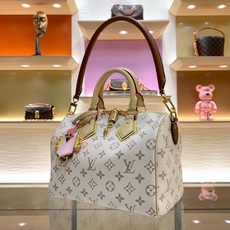 【顶级原单】款号:M2A038 带163芯片 LV Crafty 系列呈现精巧 Speedy Bandouliè 【顶级原单】款号:M2A038 带163芯片 LV Crafty 系列呈现精巧 Speedy Bandouliè