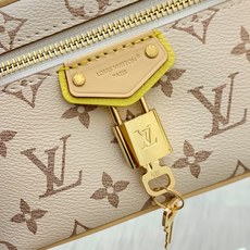 【顶级原单】款号:M29782 带163芯片 Vanity Chain Pouch 手袋自路易威登典藏硬箱汲取灵 【顶级原单】款号:M29782 带163芯片 Vanity Chain Pouch 手袋自路易威登典藏硬箱汲取灵