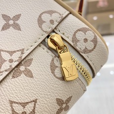 【顶级原单】款号:M29782 带163芯片 Vanity Chain Pouch 手袋自路易威登典藏硬箱汲取灵 【顶级原单】款号:M29782 带163芯片 Vanity Chain Pouch 手袋自路易威登典藏硬箱汲取灵