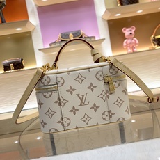 【顶级原单】款号:M29782 带163芯片 Vanity Chain Pouch 手袋自路易威登典藏硬箱汲取灵 【顶级原单】款号:M29782 带163芯片 Vanity Chain Pouch 手袋自路易威登典藏硬箱汲取灵