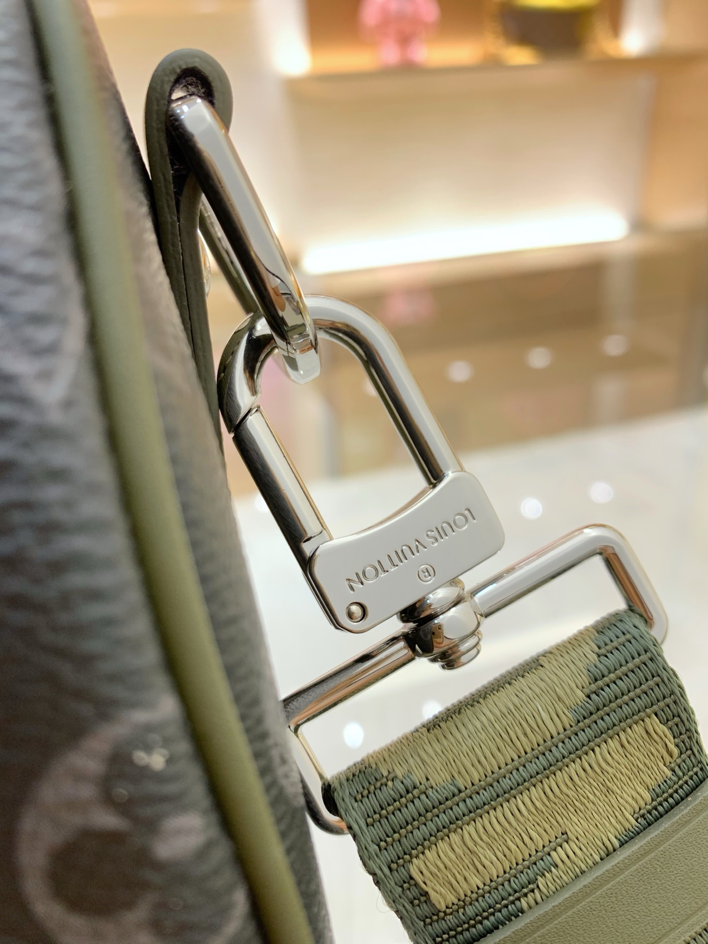 【顶级原单】款号:M28638 带163芯片 本款 Keepall Bandoulière 25 手袋溯源 200 【顶级原单】款号:M28638 带163芯片 本款 Keepall Bandoulière 25 手袋溯源 200