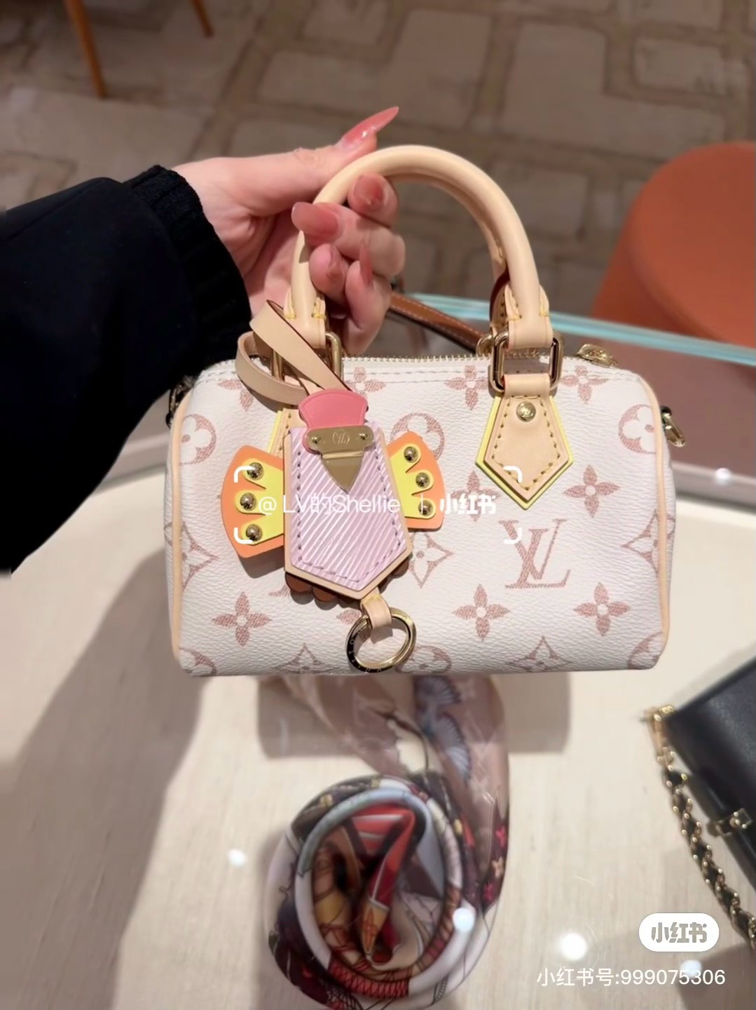 【顶级原单】款号:M29781 带163芯片 LV Crafty 系列焕新推出 Nano Speedy 手袋,为经典 【顶级原单】款号:M29781 带163芯片 LV Crafty 系列焕新推出 Nano Speedy 手袋,为经典
