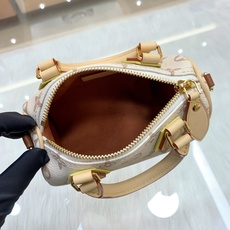 【顶级原单】款号:M29781 带163芯片 LV Crafty 系列焕新推出 Nano Speedy 手袋,为经典 【顶级原单】款号:M29781 带163芯片 LV Crafty 系列焕新推出 Nano Speedy 手袋,为经典