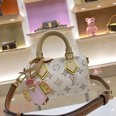 【顶级原单】款号:M29781 带163芯片 LV Crafty 系列焕新推出 Nano Speedy 手袋,为经典 【顶级原单】款号:M29781 带163芯片 LV Crafty 系列焕新推出 Nano Speedy 手袋,为经典