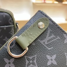 【顶级原单】款号:M28628 带163芯片 本款 Trio 邮差包结合 Monogram Eclipse 帆布和 【顶级原单】款号:M28628 带163芯片 本款 Trio 邮差包结合 Monogram Eclipse 帆布和