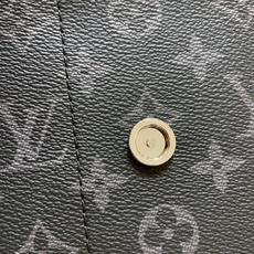 【顶级原单】款号:M28629 带163芯片 本款 Courrier 邮差包采用 Monogram Eclips 【顶级原单】款号:M28629 带163芯片 本款 Courrier 邮差包采用 Monogram Eclips