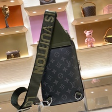 【顶级原单】款号:M28735 带163芯片 Avenue 斜挎包以 Monogram Eclipse 帆布诠释简 【顶级原单】款号:M28735 带163芯片 Avenue 斜挎包以 Monogram Eclipse 帆布诠释简
