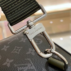 【顶级原单】款号:M28735 带163芯片 Avenue 斜挎包以 Monogram Eclipse 帆布诠释简 【顶级原单】款号:M28735 带163芯片 Avenue 斜挎包以 Monogram Eclipse 帆布诠释简