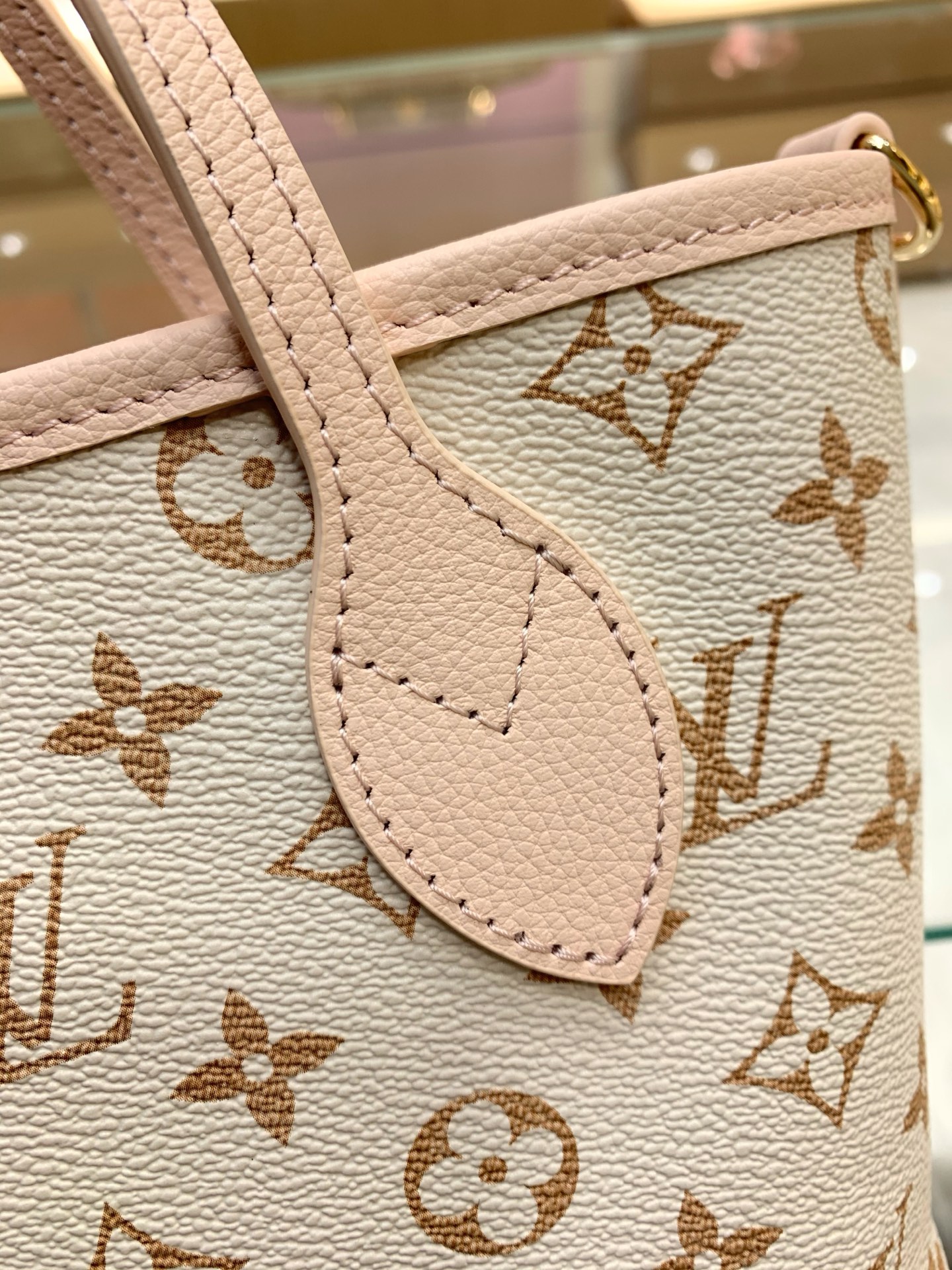 【顶级原单】款号：M2A466  带163芯片   本款 Neverfull Inside Out BB 手袋焕新呈现 