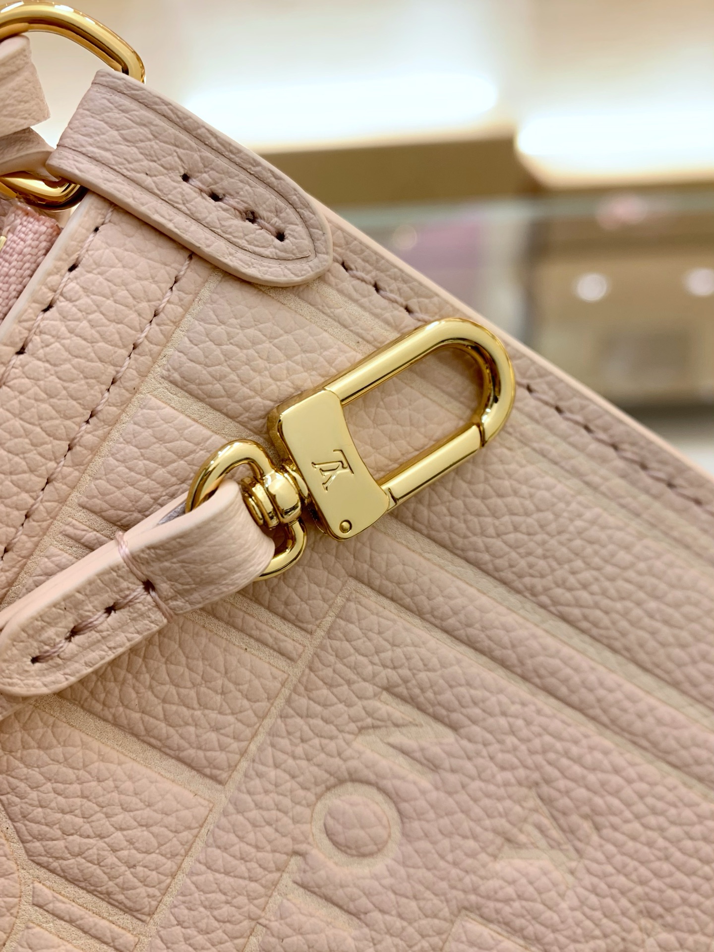 【顶级原单】款号：M2A466  带163芯片   本款 Neverfull Inside Out BB 手袋焕新呈现 