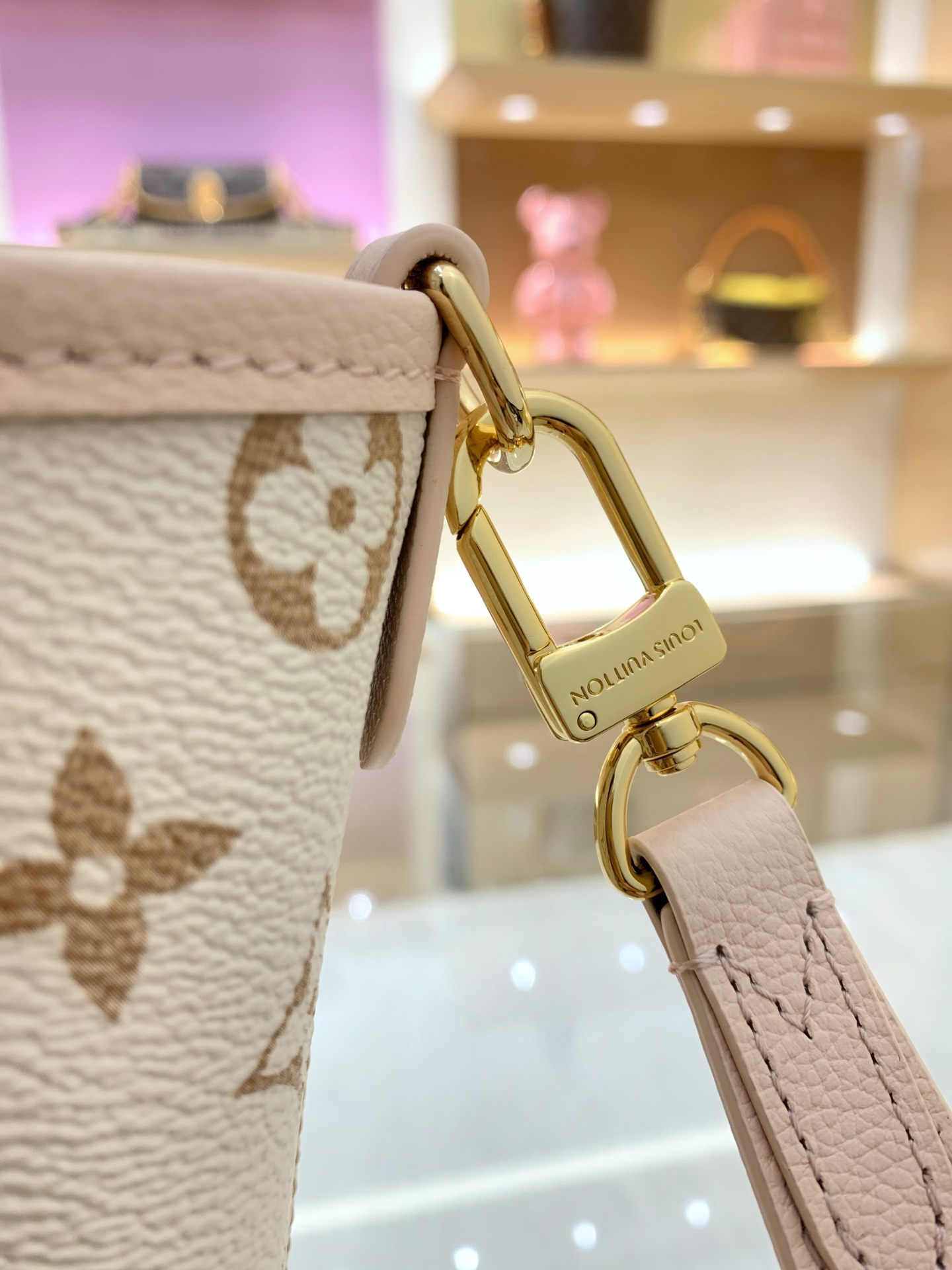 【顶级原单】款号：M2A466  带163芯片   本款 Neverfull Inside Out BB 手袋焕新呈现 