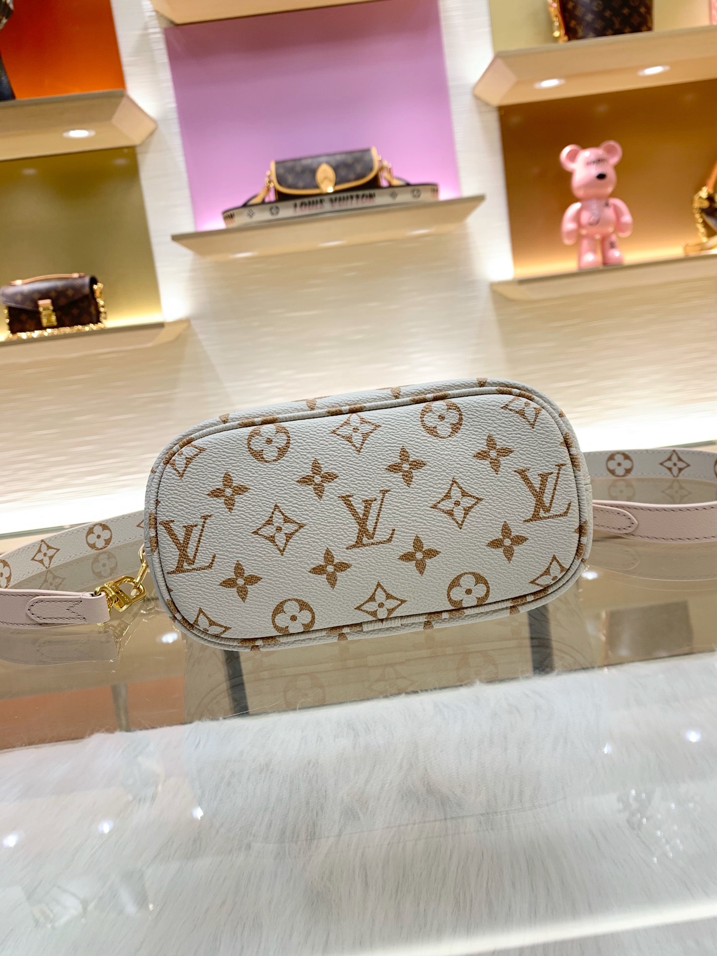 【顶级原单】款号：M2A466  带163芯片   本款 Neverfull Inside Out BB 手袋焕新呈现 