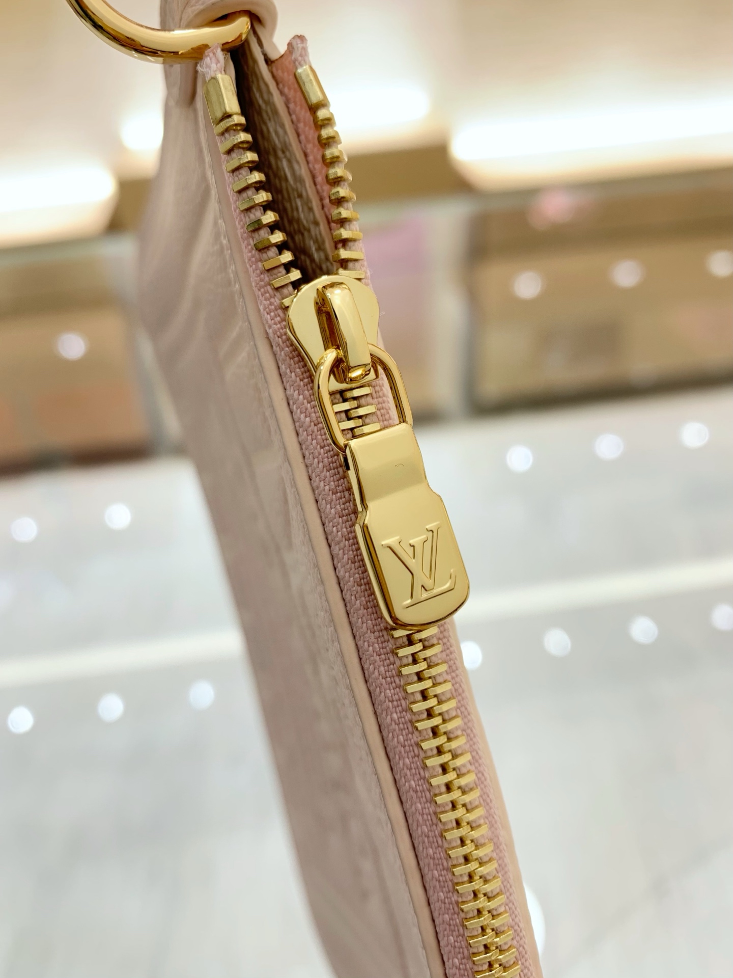 【顶级原单】款号：M2A466  带163芯片   本款 Neverfull Inside Out BB 手袋焕新呈现 
