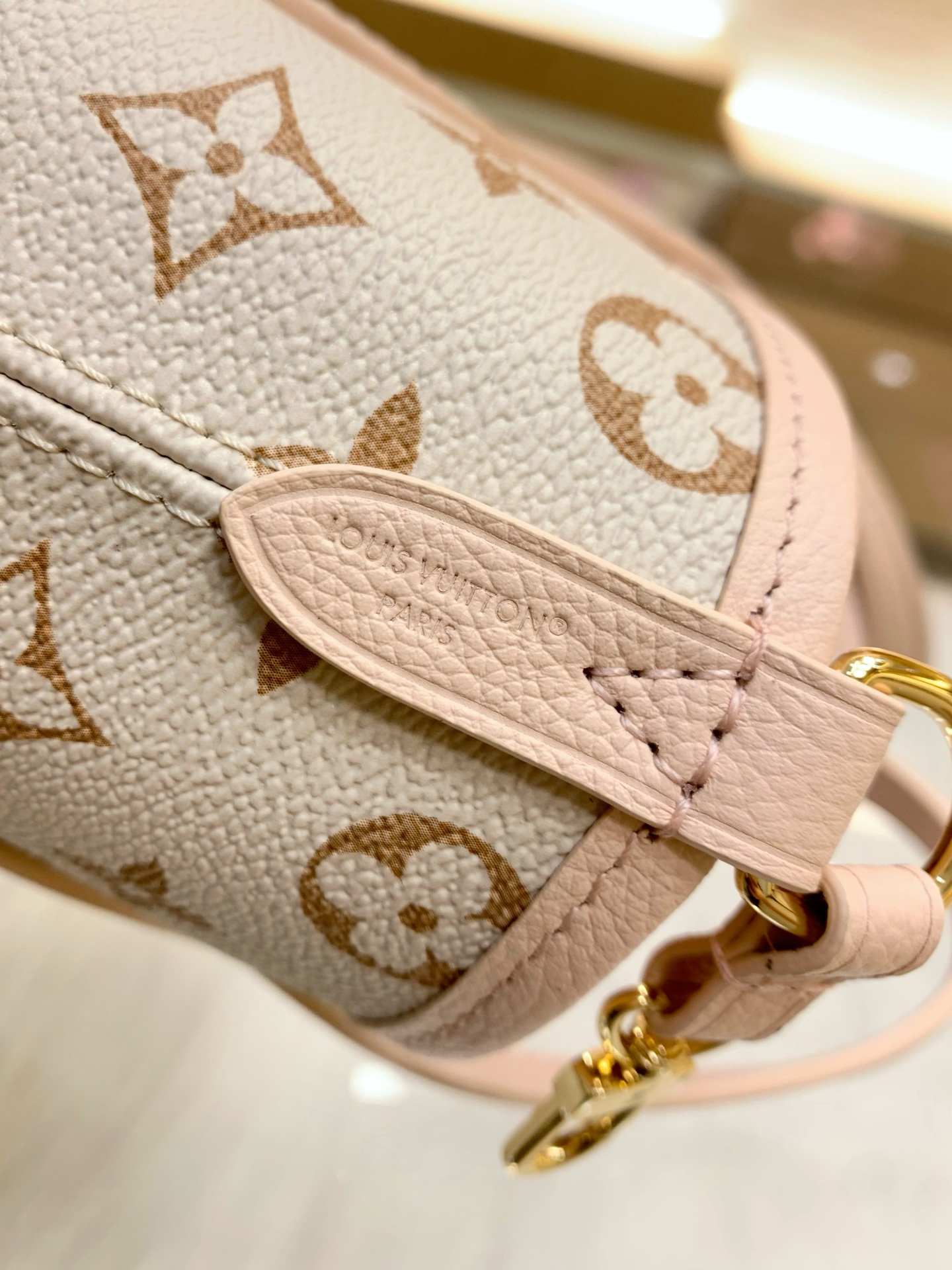 【顶级原单】款号：M2A466  带163芯片   本款 Neverfull Inside Out BB 手袋焕新呈现 