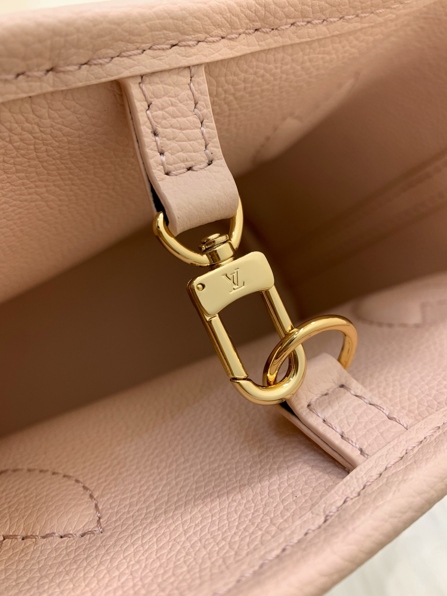 【顶级原单】款号：M2A466  带163芯片   本款 Neverfull Inside Out BB 手袋焕新呈现 