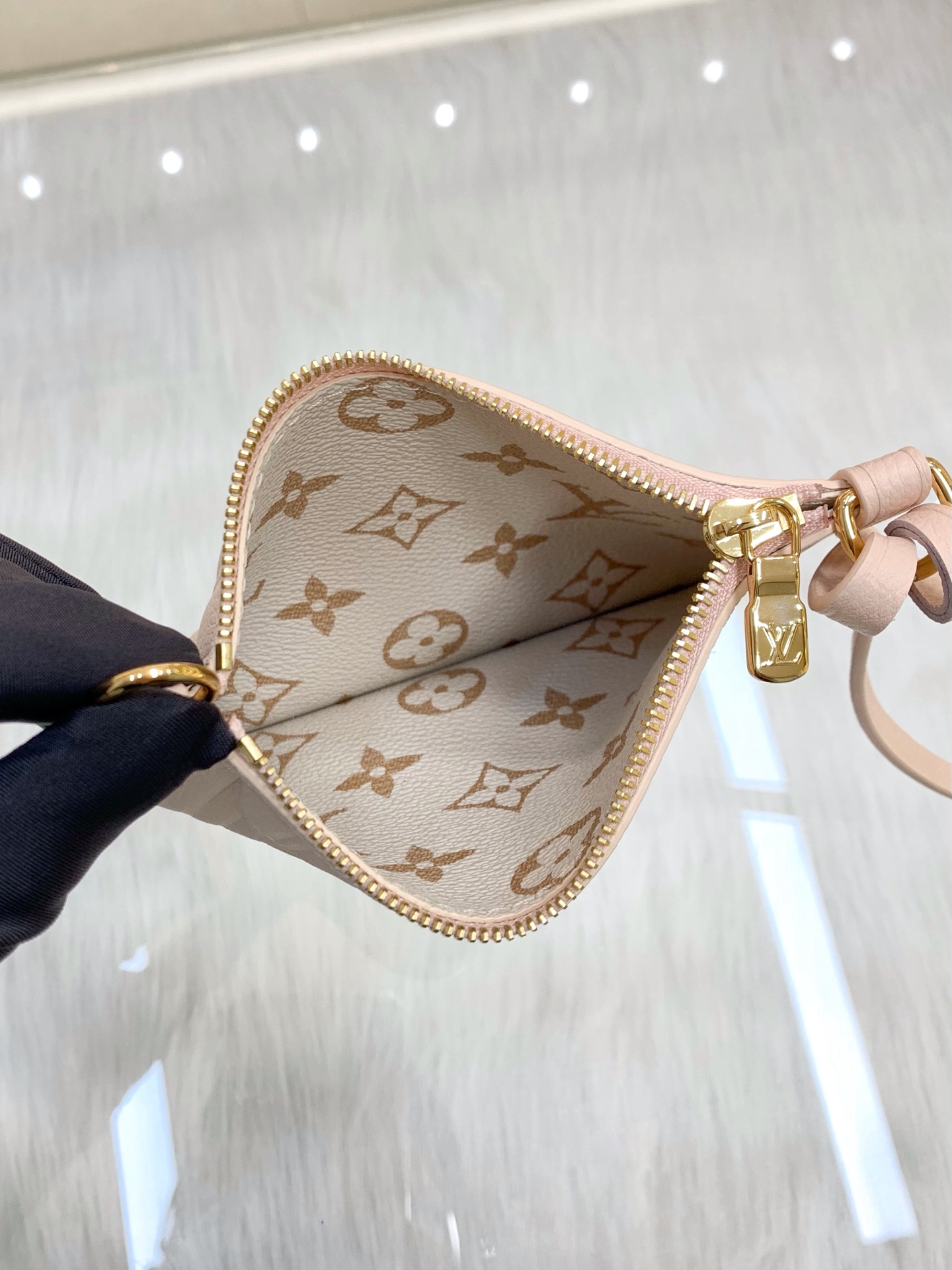 【顶级原单】款号：M2A466  带163芯片   本款 Neverfull Inside Out BB 手袋焕新呈现 