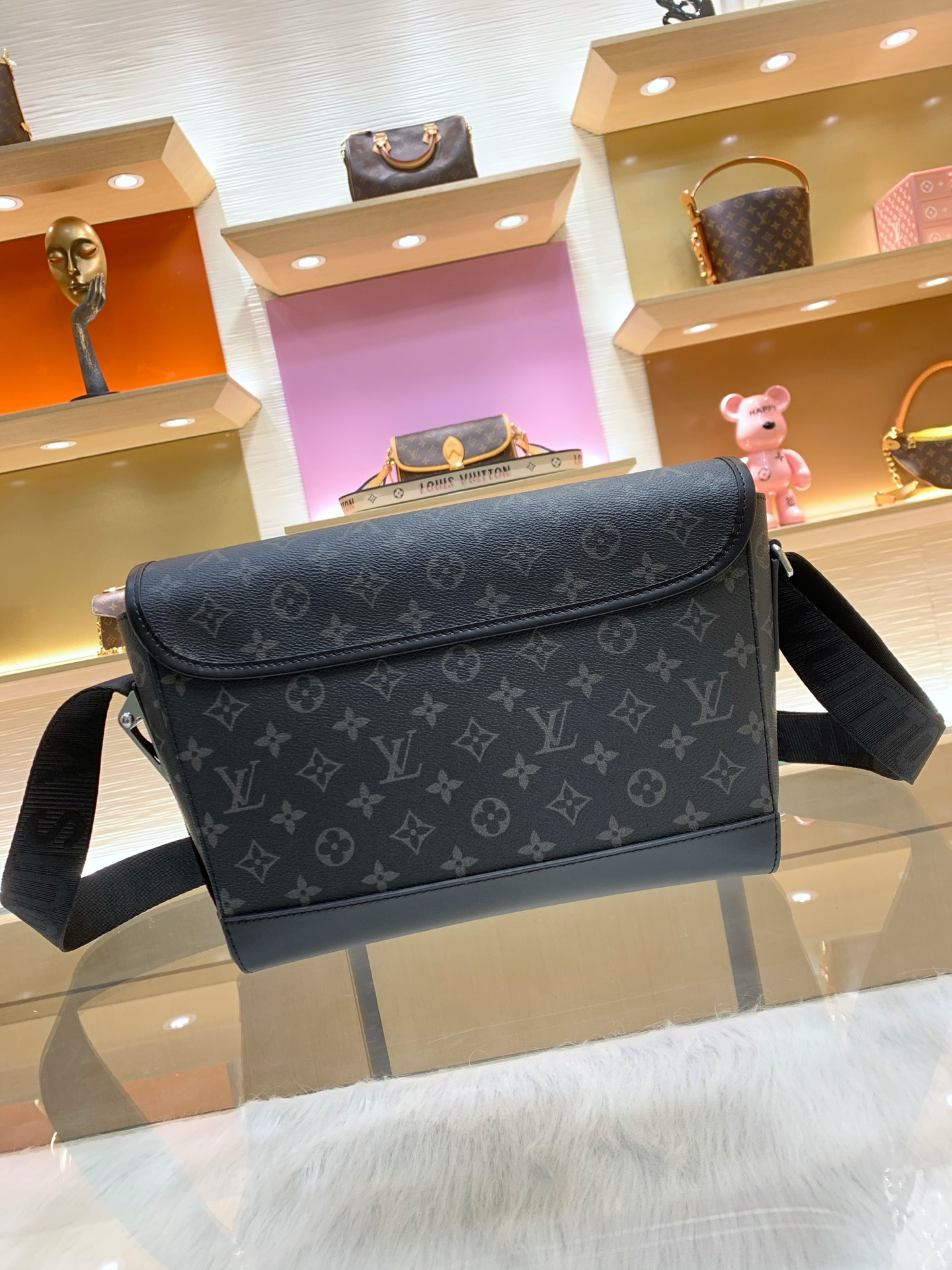 【顶级原单】款号:M28630 带163芯片 本款 Courrier 邮差包取材 Monogram Eclipse 【顶级原单】款号:M28630 带163芯片 本款 Courrier 邮差包取材 Monogram Eclipse
