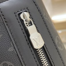 【顶级原单】款号:M28630 带163芯片 本款 Courrier 邮差包取材 Monogram Eclipse 【顶级原单】款号:M28630 带163芯片 本款 Courrier 邮差包取材 Monogram Eclipse