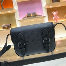 【顶级原单】款号:M2A259 带163芯片 本款 Satchel 迷你斜挎包选用 Monogram Midnigh 【顶级原单】款号:M2A259 带163芯片 本款 Satchel 迷你斜挎包选用 Monogram Midnigh