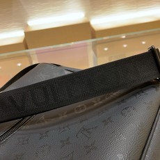 【顶级原单】款号:M2A195G全钢五金 带163芯片 本款 Bastille 小号邮差包以 Monogram M 【顶级原单】款号:M2A195G全钢五金 带163芯片 本款 Bastille 小号邮差包以 Monogram M