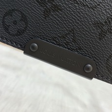 【顶级原单】款号:M2A195G全钢五金 带163芯片 本款 Bastille 小号邮差包以 Monogram M 【顶级原单】款号:M2A195G全钢五金 带163芯片 本款 Bastille 小号邮差包以 Monogram M