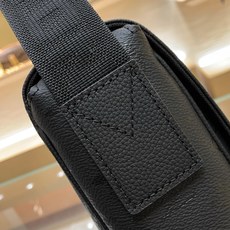 【顶级原单】款号:M2A195G全钢五金 带163芯片 本款 Bastille 小号邮差包以 Monogram M 【顶级原单】款号:M2A195G全钢五金 带163芯片 本款 Bastille 小号邮差包以 Monogram M