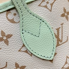 【顶级原单】款号:M2A465 带163芯片 本款 Neverfull Inside Out BB 手袋焕新呈现 【顶级原单】款号:M2A465 带163芯片 本款 Neverfull Inside Out BB 手袋焕新呈现