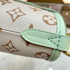 【顶级原单】款号:M2A465 带163芯片 本款 Neverfull Inside Out BB 手袋焕新呈现 【顶级原单】款号:M2A465 带163芯片 本款 Neverfull Inside Out BB 手袋焕新呈现