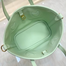 【顶级原单】款号:M2A465 带163芯片 本款 Neverfull Inside Out BB 手袋焕新呈现 【顶级原单】款号:M2A465 带163芯片 本款 Neverfull Inside Out BB 手袋焕新呈现