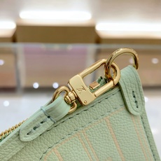 【顶级原单】款号:M2A465 带163芯片 本款 Neverfull Inside Out BB 手袋焕新呈现 【顶级原单】款号:M2A465 带163芯片 本款 Neverfull Inside Out BB 手袋焕新呈现
