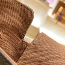 【顶级原单】款号:M2A191G全钢五金 带163芯片 本款 Bastille 小号邮差包以 Monogram M 【顶级原单】款号:M2A191G全钢五金 带163芯片 本款 Bastille 小号邮差包以 Monogram M