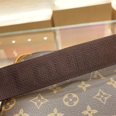 【顶级原单】款号:M2A191G全钢五金 带163芯片 本款 Bastille 小号邮差包以 Monogram M 【顶级原单】款号:M2A191G全钢五金 带163芯片 本款 Bastille 小号邮差包以 Monogram M