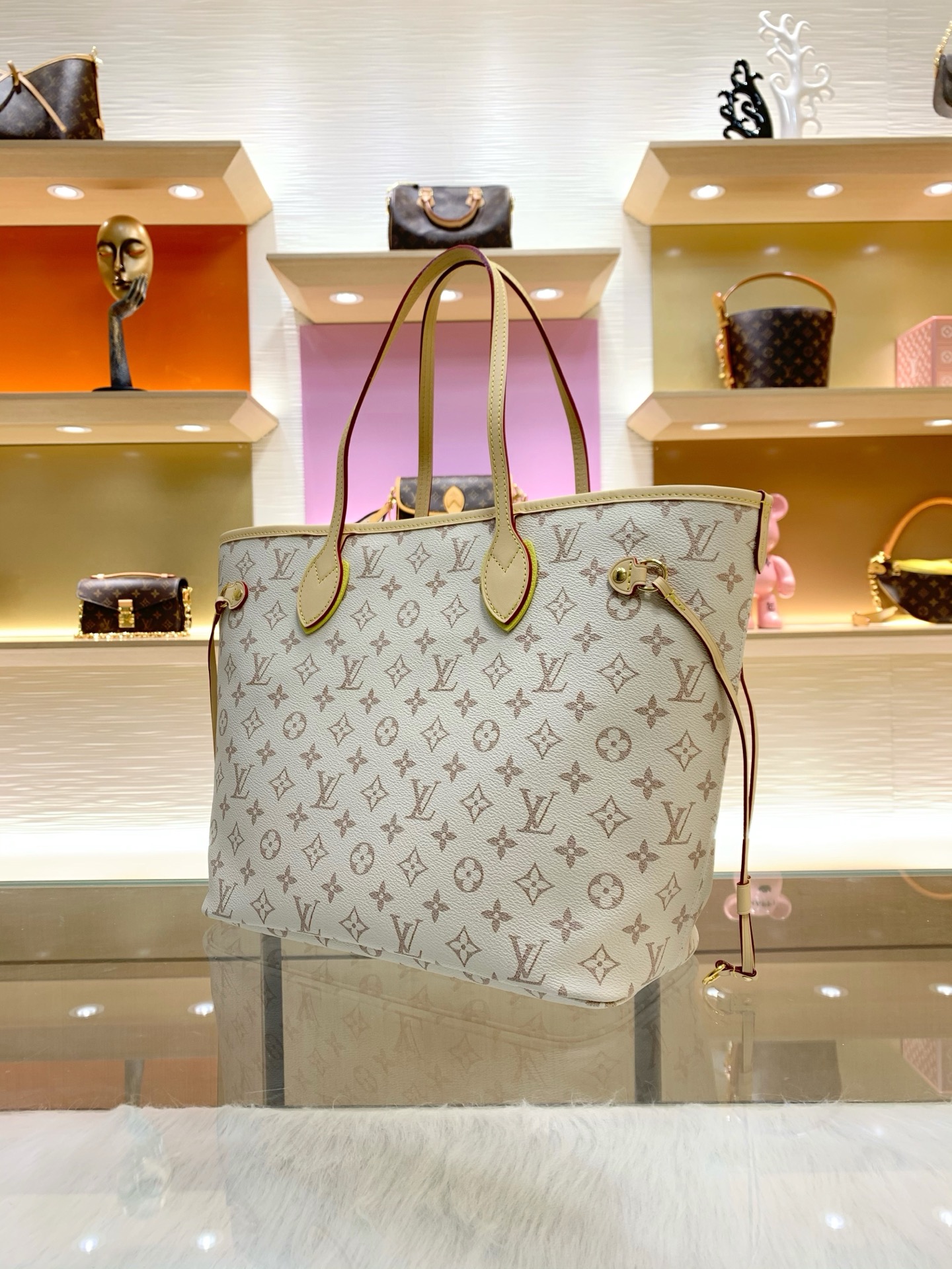 【顶级原单】款号：M2A095  带163芯片    LV Crafty 系列焕新演绎 House 品牌的 Monogr