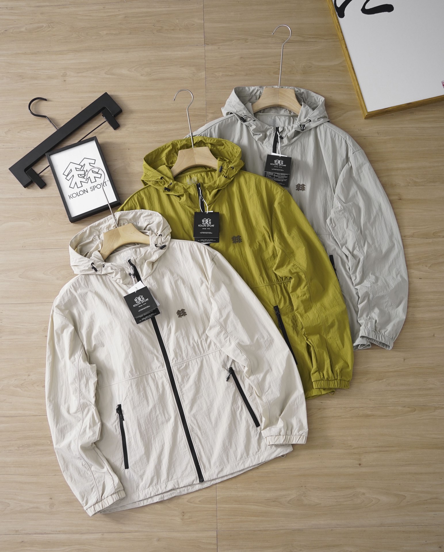 Kolon Sport Chaqueta Ligera con Protección Solar UPF para Hombre y Mujer 4 i1717070295 2932 0