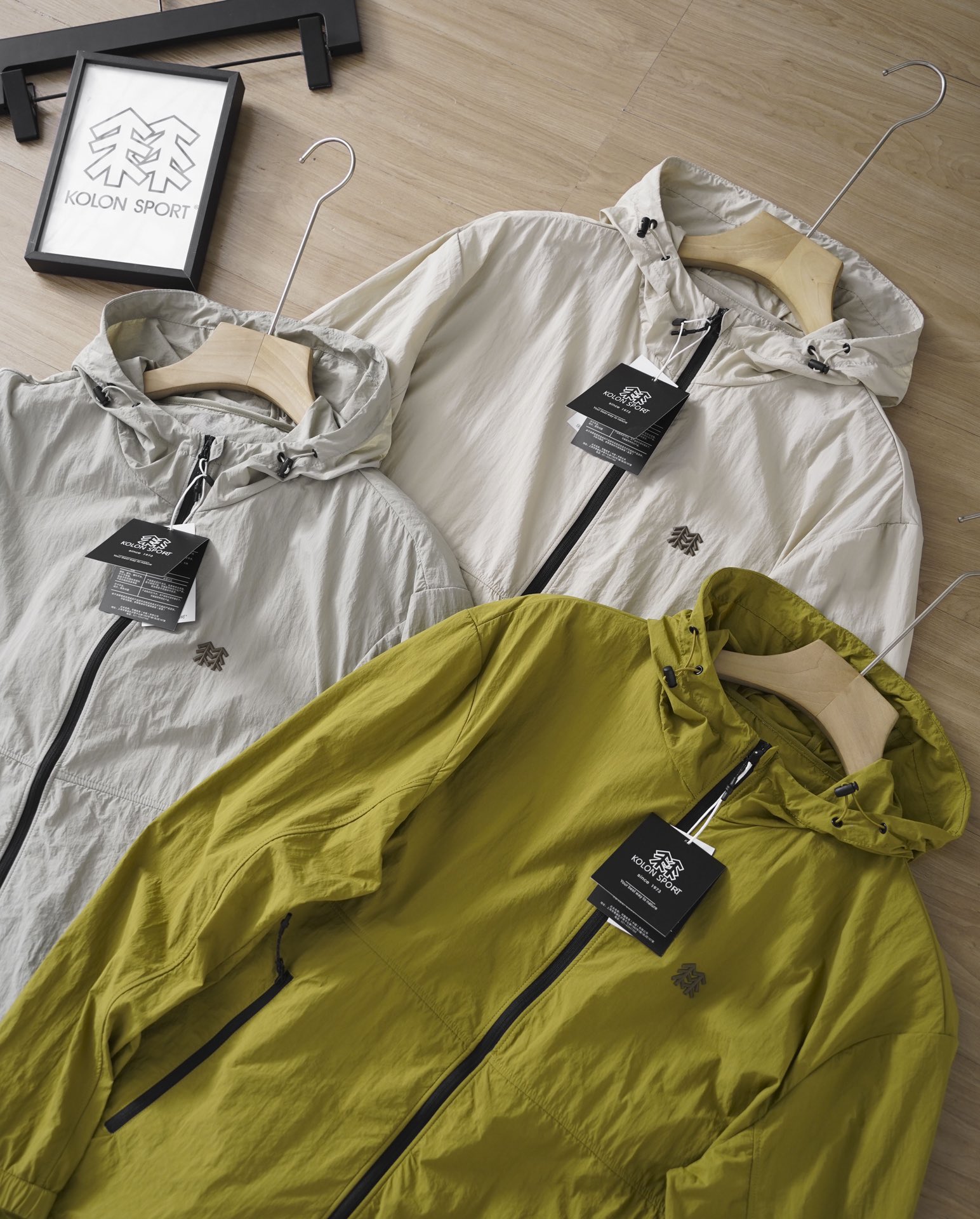 Kolon Sport Chaqueta Ligera con Protección Solar UPF para Hombre y Mujer 3 i1717070295 6373 4