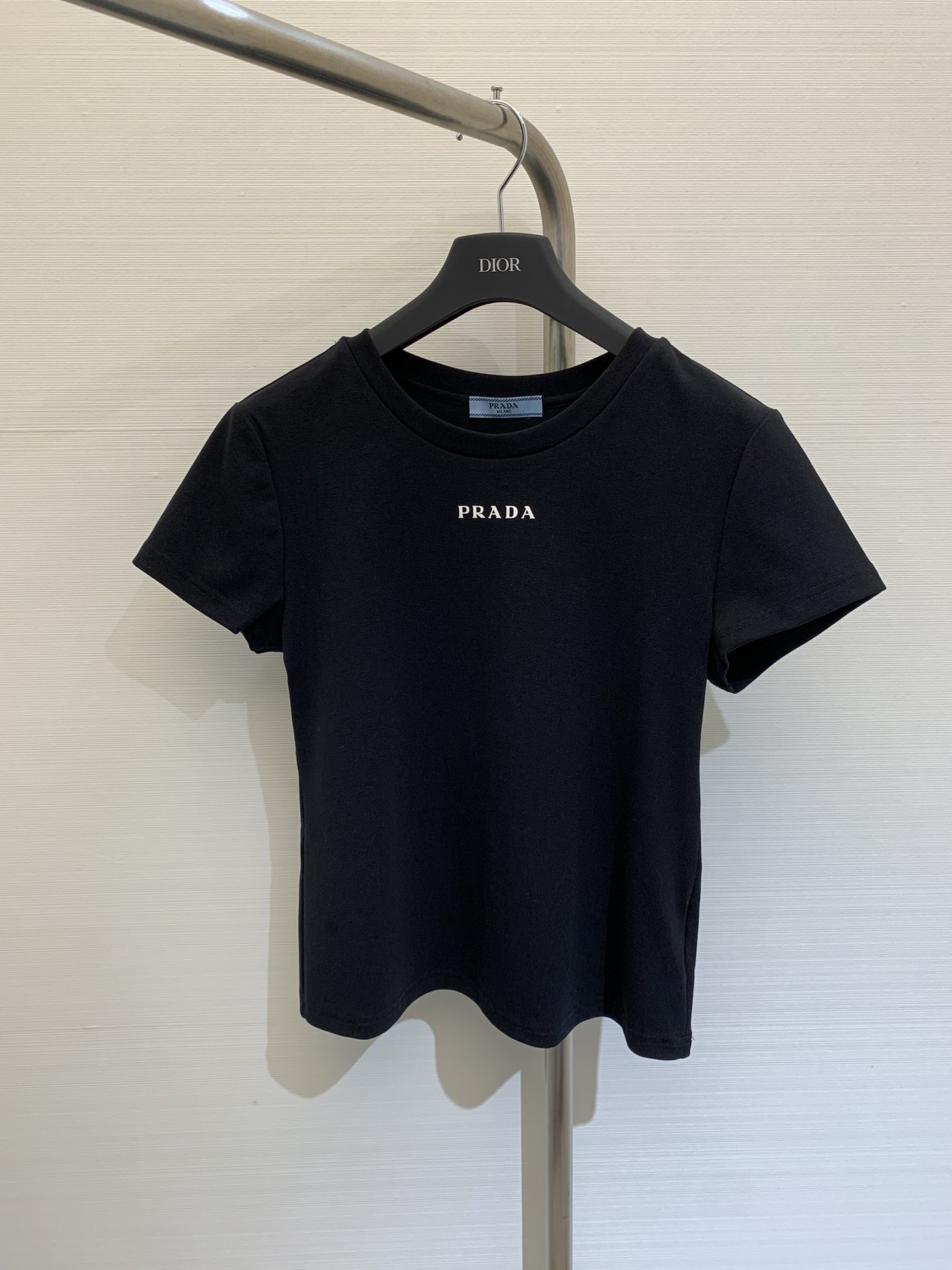 Qualité parfaite
 Prada Vêtements T-Shirt Noir Gris Blanc Série d’été Peu importe