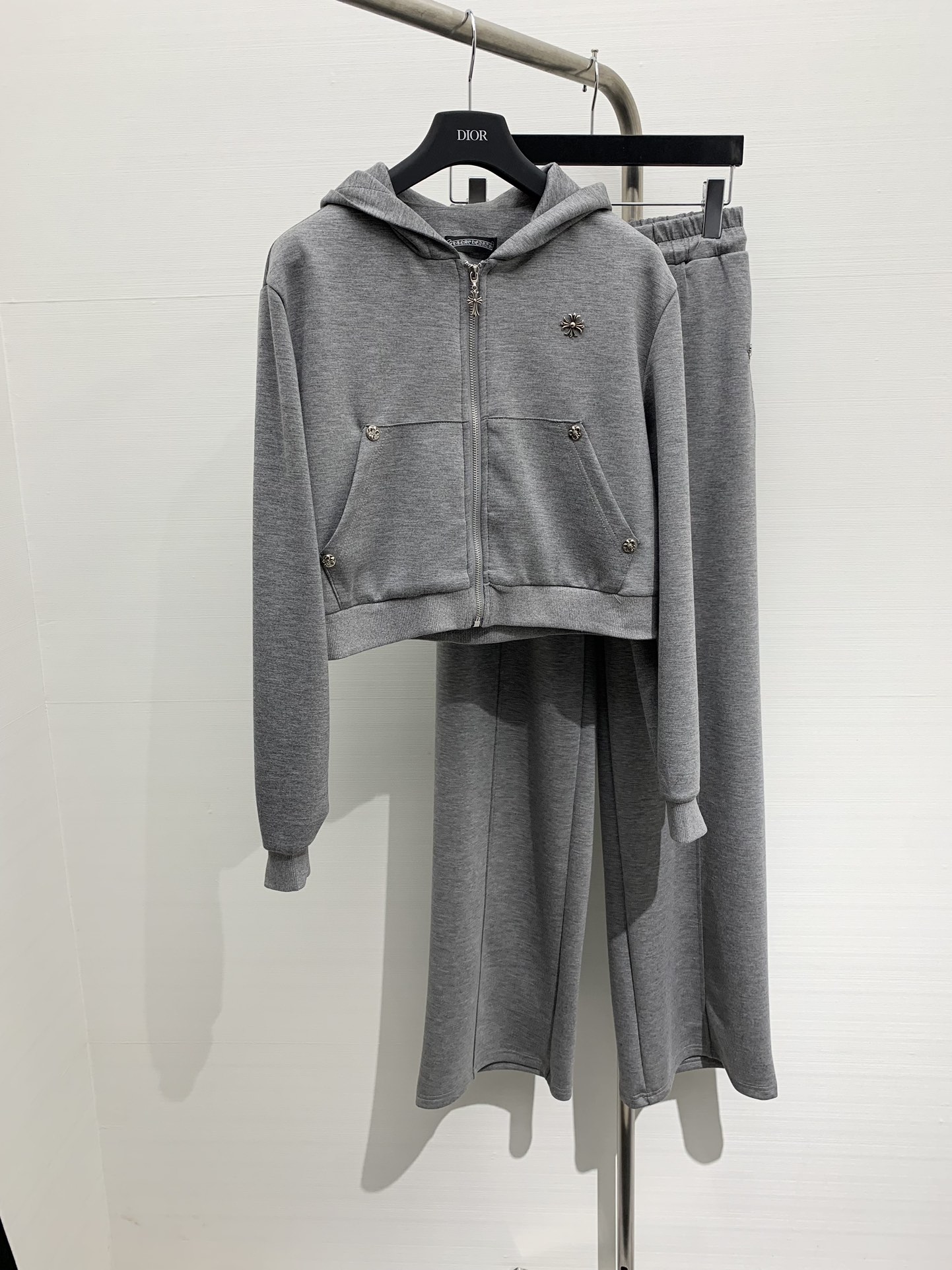 Chrome Hearts Vêtements Cardigans Manteaux & Blousons Culottes & Pantalons Tenues Deux Pièces & Ensembles Assortis Noir Gris Quincaillerie en or Collection automne – hiver Top à capuche