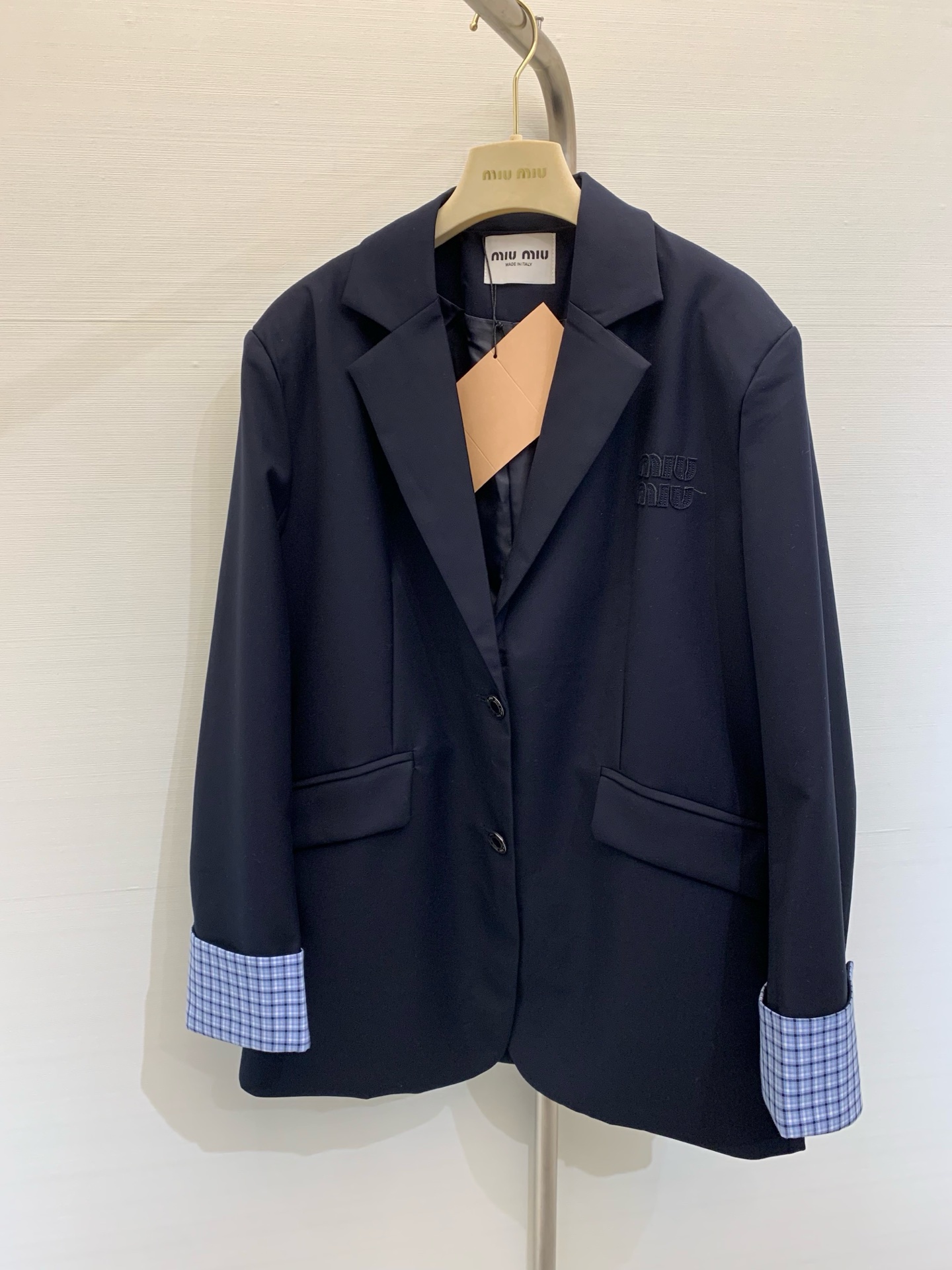 NO:307278,* New early spring style with plaid contrast embroidered suit jacket, this one is definitely a treasure-style and fashionable street-fighting feeling that makes you unable to refuse. It is an important occasion and is of style. It is definitely a must-have item to improve your temperament!  Whoever wears it looks good to custom fabrics? Suit control must be included. Size, Jackets & coats, business suit, alexander wang19860909*  早春新款 格纹撞色绣口西装外套,这件绝对是宝藏时髦炸街位拿捏 让你无法拒绝的高级感 出入重要场合 不失格调 绝对是提高气质的必备单品！谁穿谁好看定制面料 西服控必入 码数,,jackets & coats,business suit,alexander wang,Women's clothing