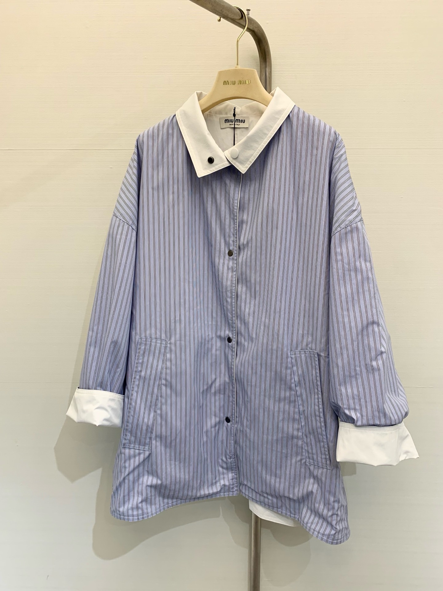 NO:313667,* New early spring style, wear a mid-length windbreaker jacket on both sides, custom pure cotton fabric, and freely switch between the two-sided styles, style, not picky about the figure, age-reducing and slimming!  Color white, hidden blue, code count, jackets & coats,alexander wang19860909*  早春新款 两面穿中长款风衣外套,定制纯棉面料,双面风格随意切换,版型,不挑身材,减龄显瘦百搭款！ 颜色白色 藏蓝 码数,,jackets & coats,alexander wang,Women's clothing