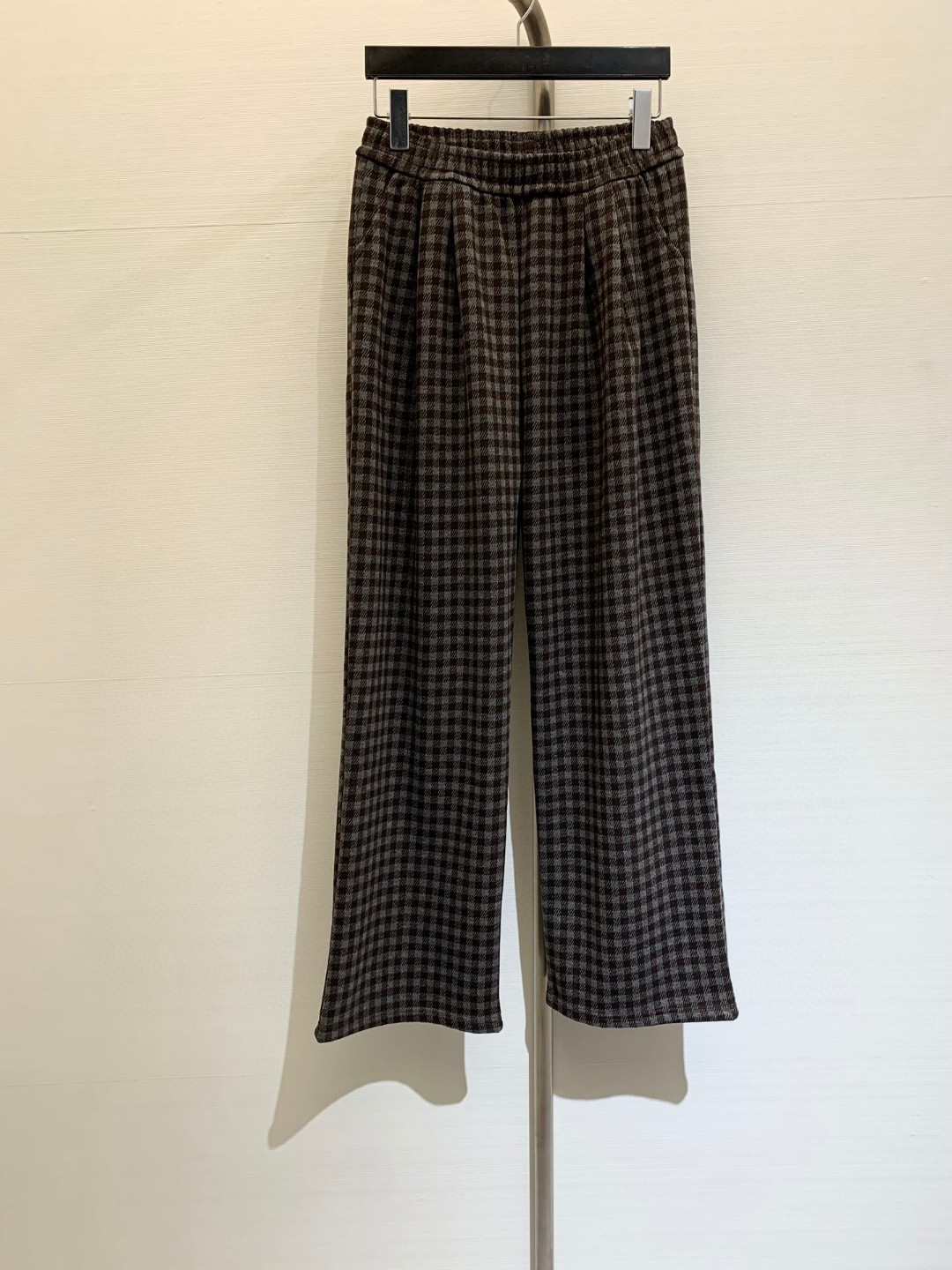 NO:314401,New autumn and winter style retro velvet plaid casual trousers, customized velvet plaid fabric, loose straight-tube style, whether paired with coats or down sweaters, it looks slim and casual. Color brown gray Size, sweaters, down jacket, alexander wang19860909秋冬新款 复古加绒格纹休闲长裤,定制加绒格子面料,宽松直筒版型,无论搭配大衣、羽绒毛衣都很好看,显瘦又休闲 颜色咖色 灰色 码数,,sweaters,down jacket,alexander wang,Women's clothing