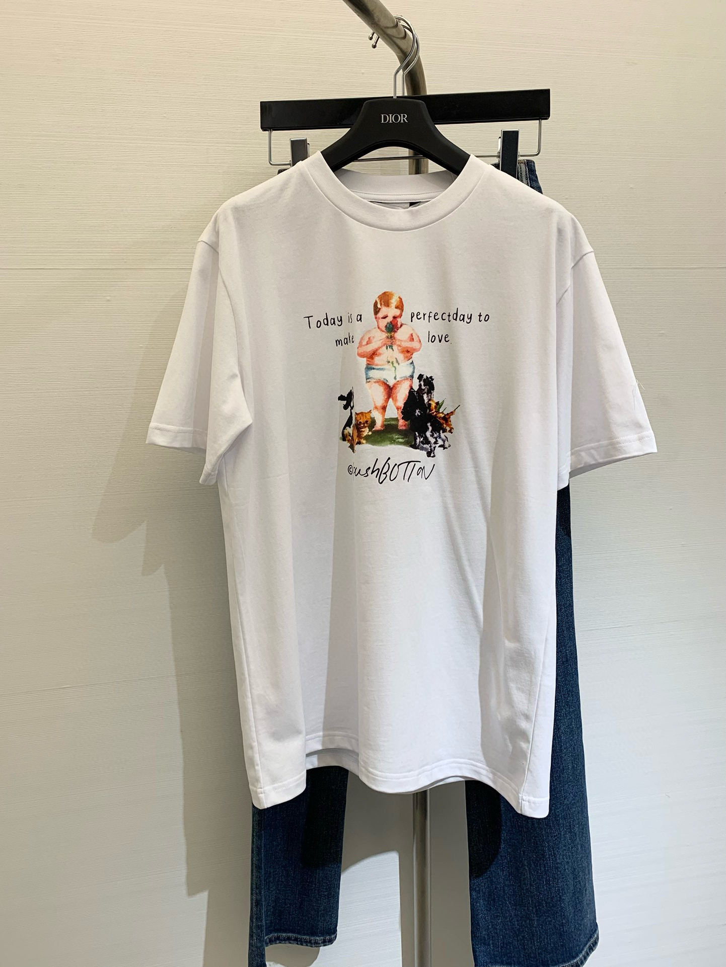 NO:309938,Niche early spring hot-selling angel baby printed shirt, customized cotton fabric, high-version code, alexander wang19860909小众早春爆款 天使宝宝印花恤,定制纯棉面料,高版本 码数,,alexander wang,Women's clothing