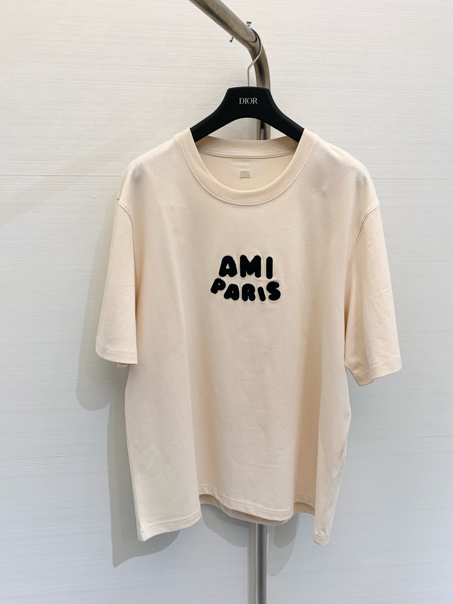 NO:320923,AMI 2025 Spring and Summer New Series Embroidered Logo Round Neck T-shirt, YB Custom Gaoge Double Yarn Cotton Fabric, Thick and Textured, High-version SML P,,tees, t-shirt, alexander wang19860909AMI 2025 春夏新款 系列款 刺绣Logo圆领T恤,yb定制高克重双纱棉面料,厚实有质感,高版本 码数SML P,,tees，t-shirt,alexander wang,Women's clothing