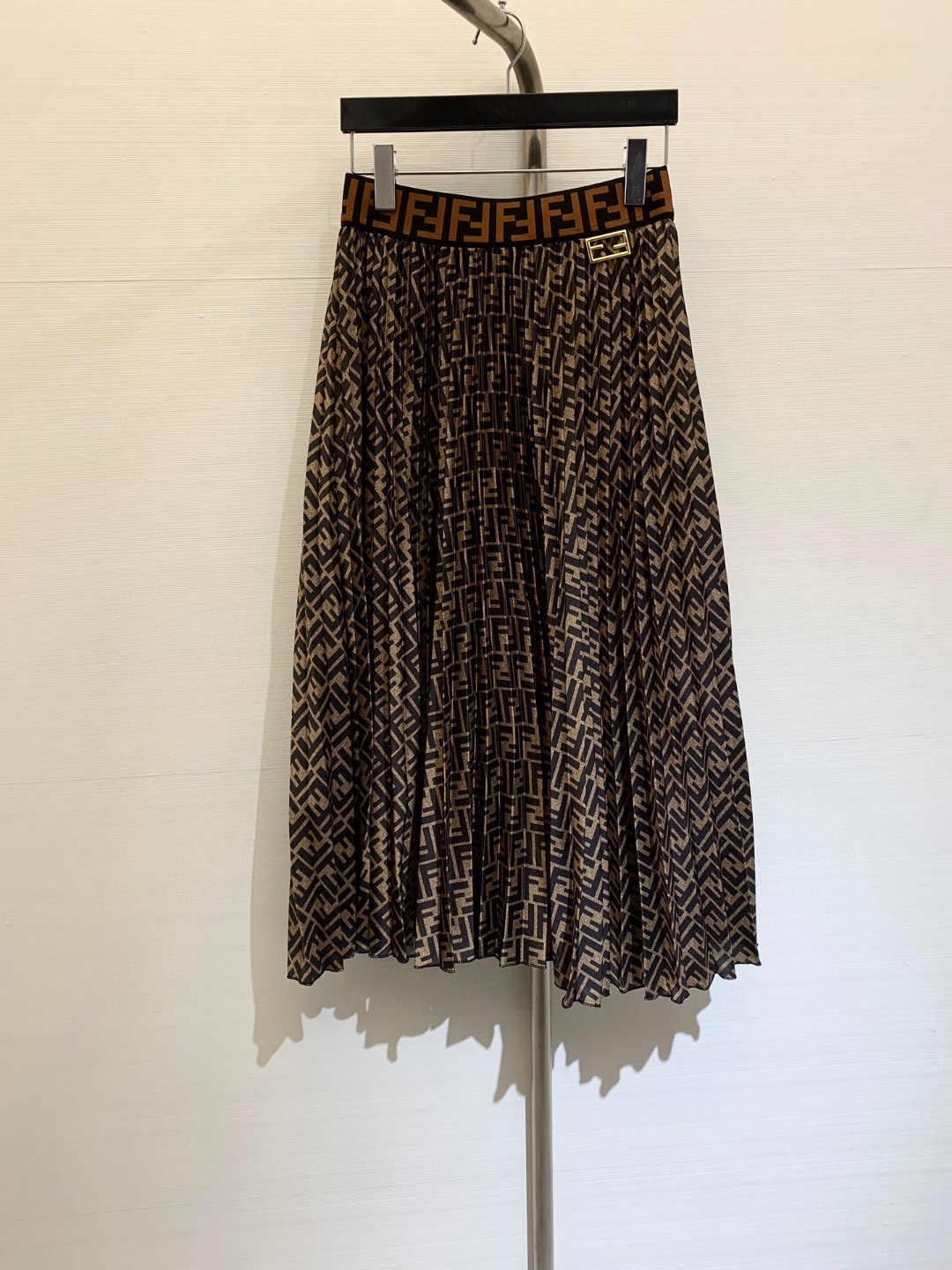 NO:321879,* Early spring series, double letter webbing on waist, full-print letter temperament skirt, custom fabric light and agile, and excellent texture!  The pleated skirt has an amazing temperament!  Classic and versatile, not picky. White, rich and beautiful must-have items!  Highly recommend your own version!  Skirts, alexander wang19860909*  早春系列 腰头双字母织带 满印字母气质半身裙,定制面料轻盈灵动,质感超赞！百褶大裙摆气质绝绝子！经典百搭不挑人.白富美必入单品！强烈推荐自留款！ 码数,,skirts,alexander wang,Women's clothing