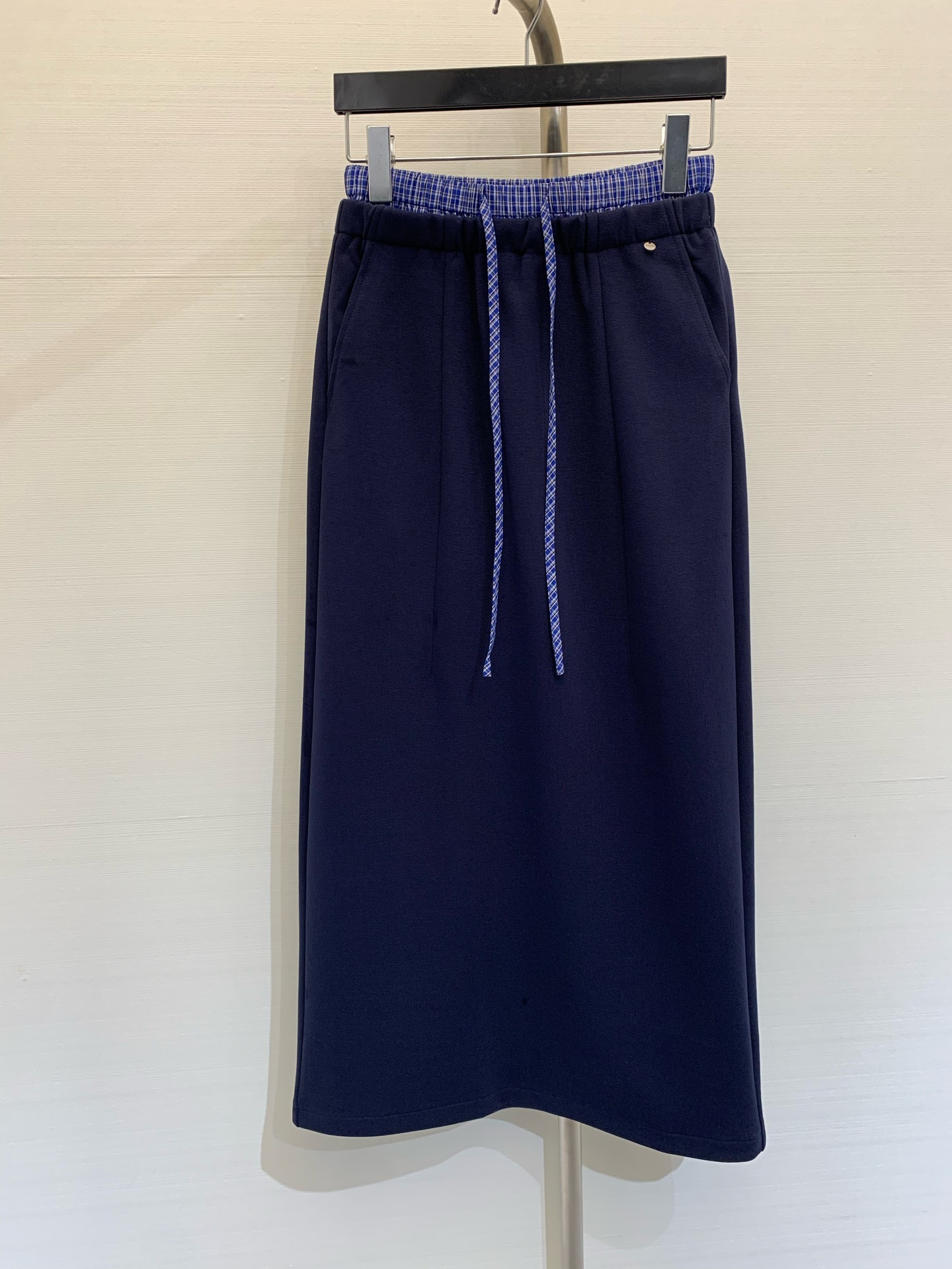 NO:323544,* New early spring style with spliced ​​waist skirt, single-fitting and layering are very breathable and comfortable, contrasting color splicing, waist splicing and plaiding, the upper body looks slim and high-end, the upper body is super covered with flesh and slimming, and it is easy to wear if you don’t choose the figure. It is highly recommended. Fairies, babies, hurry up and arrange the number of numbers, skirts, alexander wang19860909*  早春新款 拼接腰头半裙,单穿叠穿都非常,透气舒适,撞色拼接,腰头拼接格纹形成的视觉效果上身整个显瘦又高级,上身超级遮肉显瘦,不挑身材的好穿,强烈推荐,仙女宝贝们赶紧安排上叭 码数,,skirts,alexander wang,Women's clothing