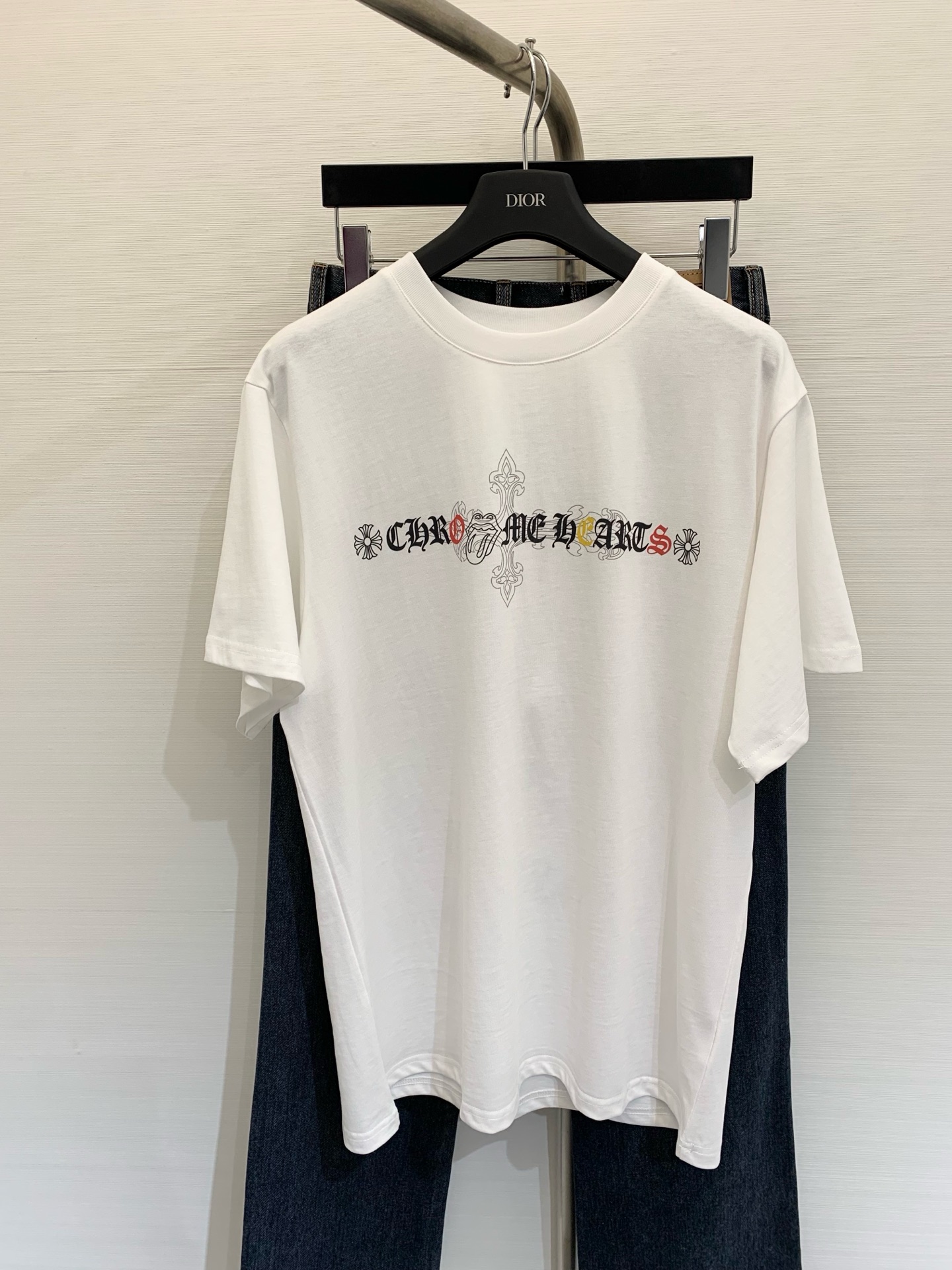 NO:324189,Croxin 2025 new spring and summer style printed letter T-shirt, Croxin printed letter short-sleeved T-shirt. The clothes are full of printed logos. Loose silhouette version. It can easily achieve the lazy feeling of oversize. Gender-free style short-sleeved Tee's style, both single or layered and mixed and matched!  The same style for men and women!  Color gray/white/purple SML, versace, chrome hearts, T-shirt,tees, t-shirt,alexander wang19860909克罗心 2025 春夏新款 印花字母T恤,克罗心印花字母短袖T恤 衣服上印满印花logo 宽松廓形版 轻易的达到oversize的慵懒感 无性别风格短袖 Tee的造型,单穿或叠穿混搭都能自成风格！男女同款！ 颜色灰/白/紫 码数SML,,versace,chrome hearts,T-shirt,tees，t-shirt,alexander wang,Women's clothing