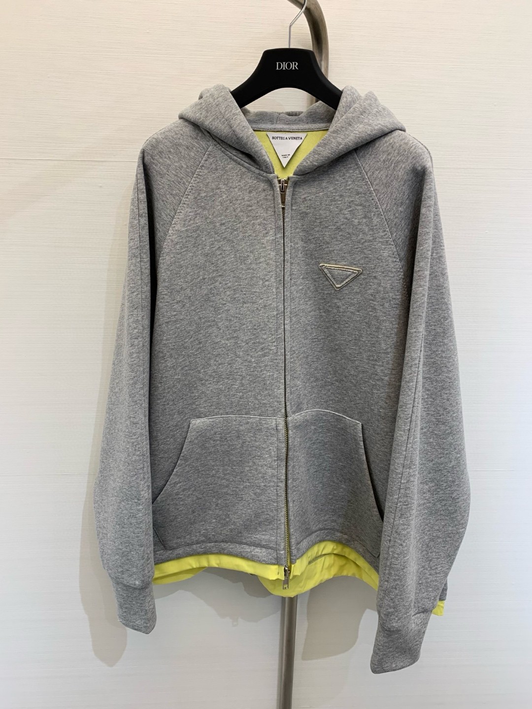 NO:326283,New early spring style contrasting color spliced ​​hooded zipper sweatshirt, loose large style, pure cotton fabric with a certain thickness, very suitable for the present, hem splicing zipper design, inner lining contrasting color makes it look young, lazy style matched casually, hoodie, sweatshirts, hats, alexander wang19860909早春新款 撞色拼接连帽拉链卫衣,宽松大版型,有一定厚度的纯棉面料,非常适合当下,下摆拼接拉链设计,里衬撞色非常显年轻,慵懒风随意搭配 码数,,hoodie,sweatshirts,hats,alexander wang,Women's clothing