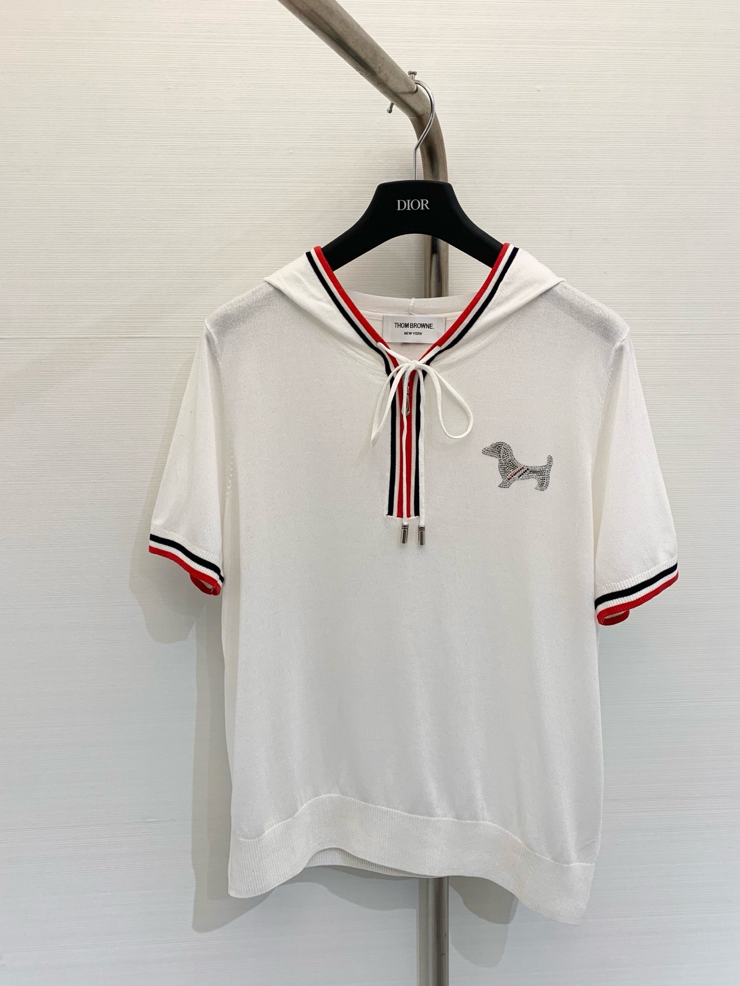 NO:326272,New summer style hooded drawstring knitted short sleeves, color-blocked webbing, classic puppy diamond design on chest, essential for hot girls, color hidden blue, white, size, T-shirt,hats,alexander wang19860909夏季新款 连帽抽绳针织短袖,拼色织带包边,胸前经典小狗烫钻设计,辣妹必备 颜色藏蓝 白色 码数,,T-shirt,hats,alexander wang,Women's clothing