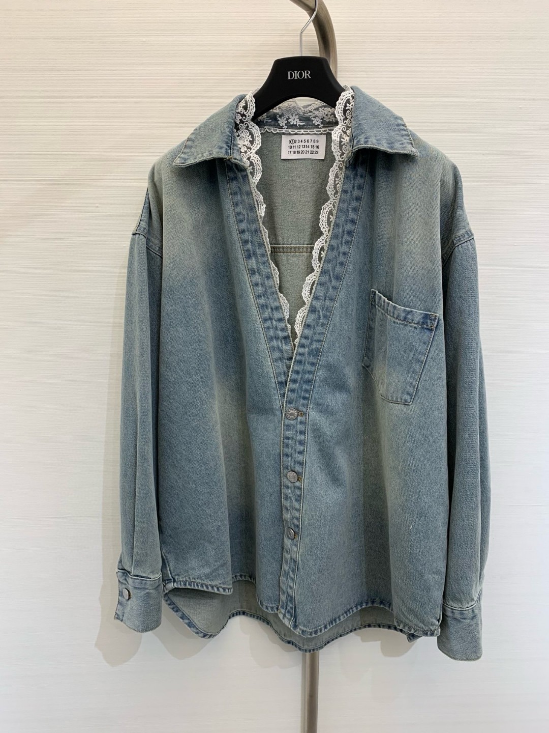 NO:318263,New early spring style lace spliced ​​collar denim jacket, casual and sexy coexist, loose style is not picky for people, size, jackets & coats, alexander wang19860909早春新款 蕾丝拼接领牛仔外套,休闲与性感并存,宽松版型不挑人 码数,,jackets & coats,alexander wang,Women's clothing